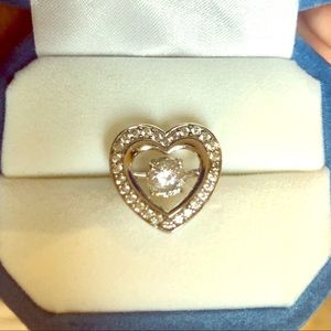 Dancing diamond pendant